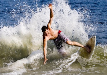 爱游戏官网_德甲崛起，乒坛巨星云集，张本兄妹天价合约空降挑战樊振东，历史对决再掀波澜