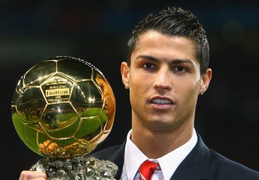 ayx：樊振东29岁115冠登顶热搜，WTT全球庆生；郝帅对比爆料，德甲训练强度竟不及国内梯队