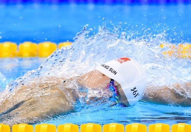 爱游戏-央视确认李昊成U23国足焦点，三中超争冠豪门竞逐引欧洲关注，身价飙升至2000万