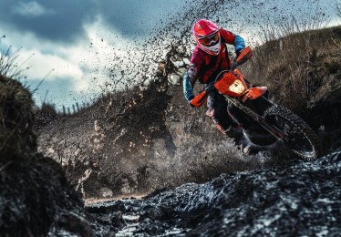 爱游戏体育：皮克辛辣嘲讽阿韦洛亚，新帅麾下皇马首秀堪称杰作，西甲恩怨再添新章