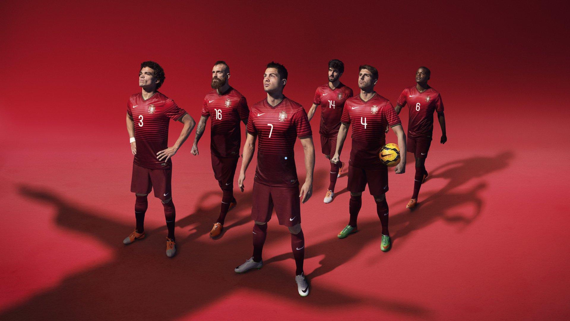 葡裁判总监直言，VAR介入过度？争议判罚背后的执法尺度之辩