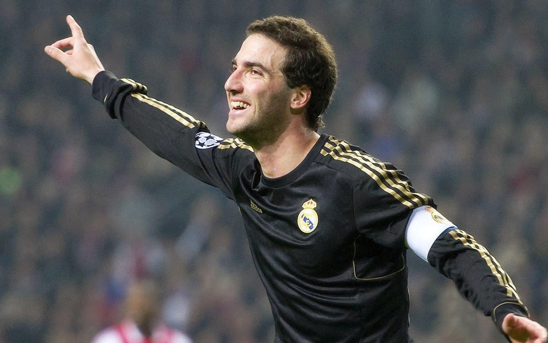 索兰克深情献进球，路飞式庆祝为孕妻点燃激情之夜