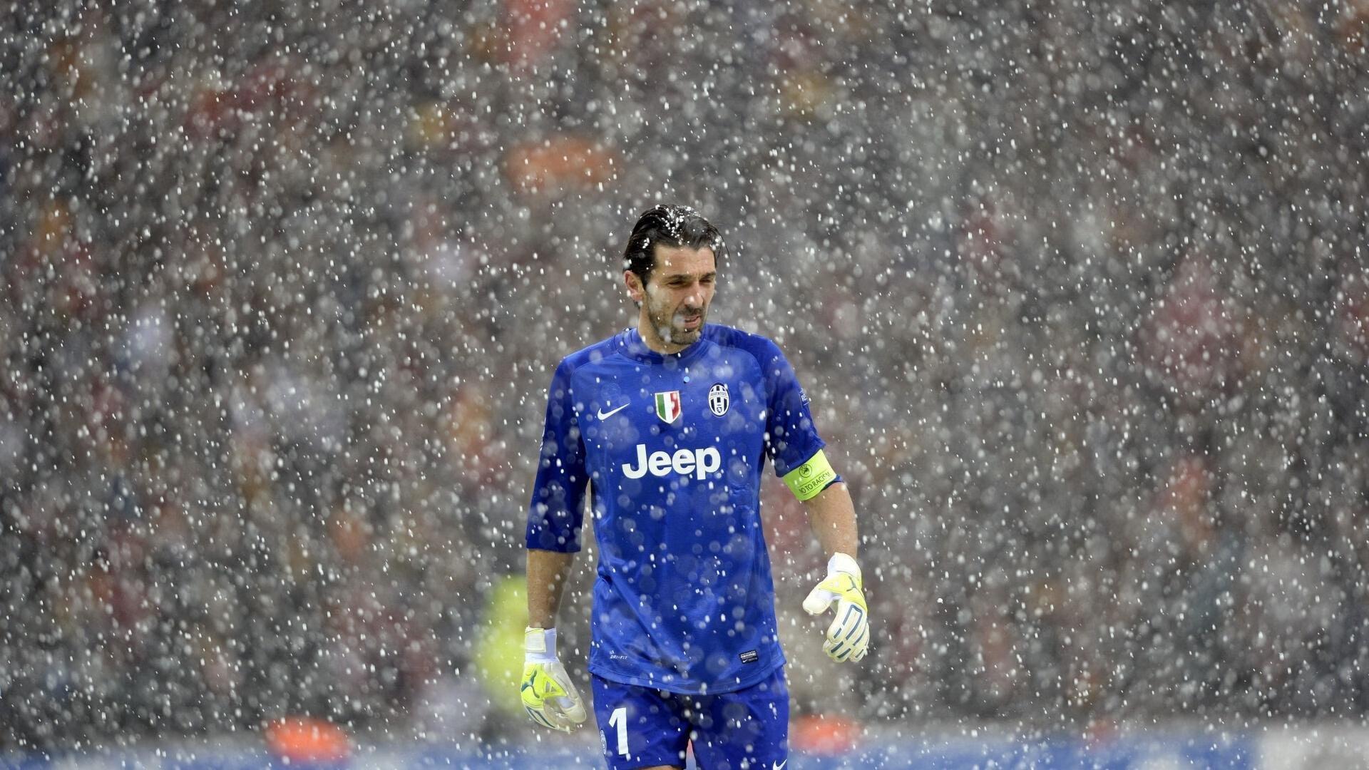 申花外援阵容再起波澜,路易斯告别后,新离队人选显露端倪,六名候选引猜测,阿马杜排除在外